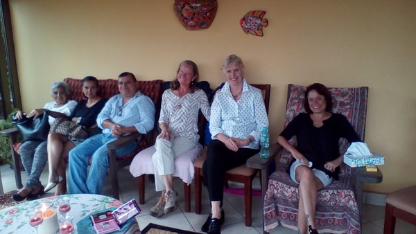 Susie, Linda, Laurie, Calixto & sister & mother